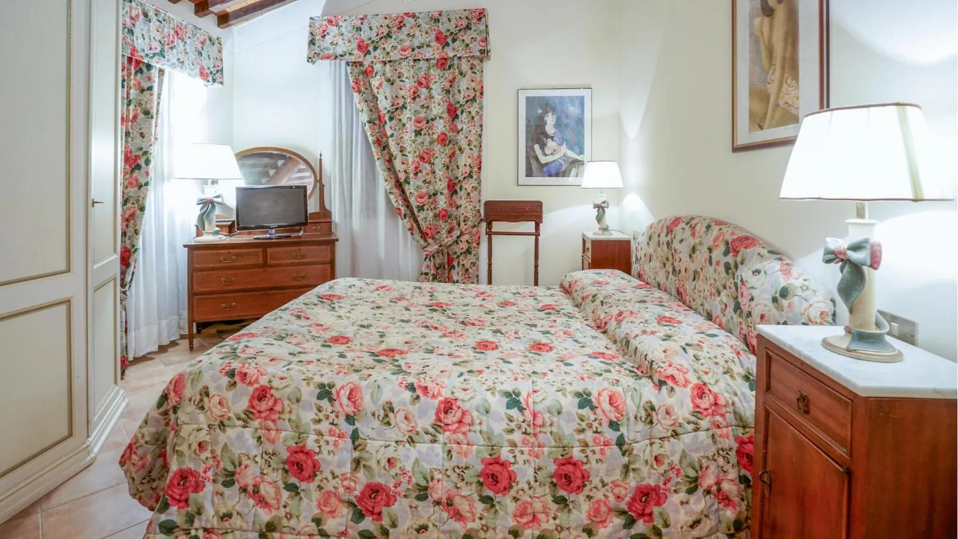 3 Bedroom Stunning Apartment In Rapolano Terme 0*,  Italy