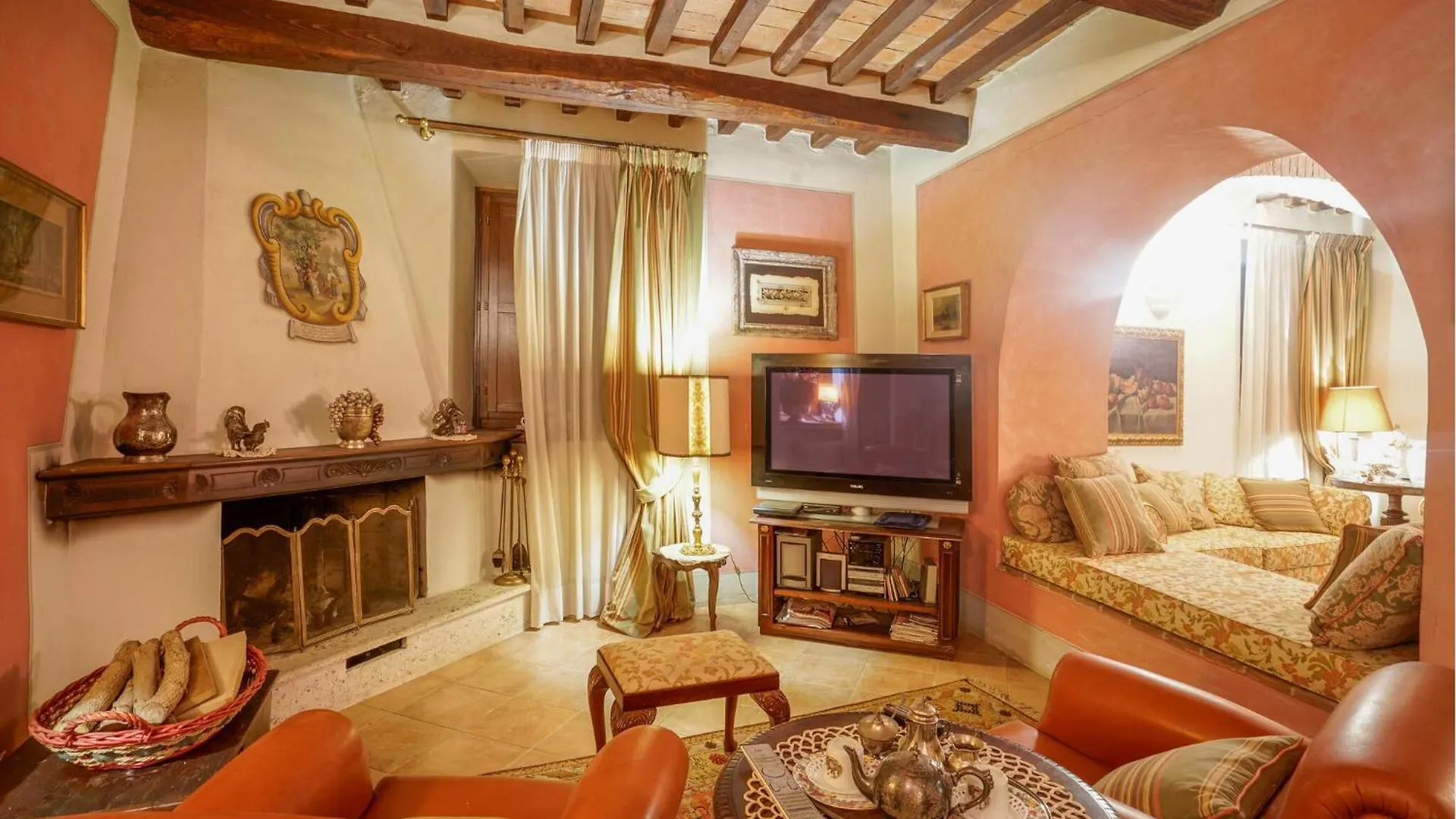 3 Bedroom Stunning Apartment In Rapolano Terme