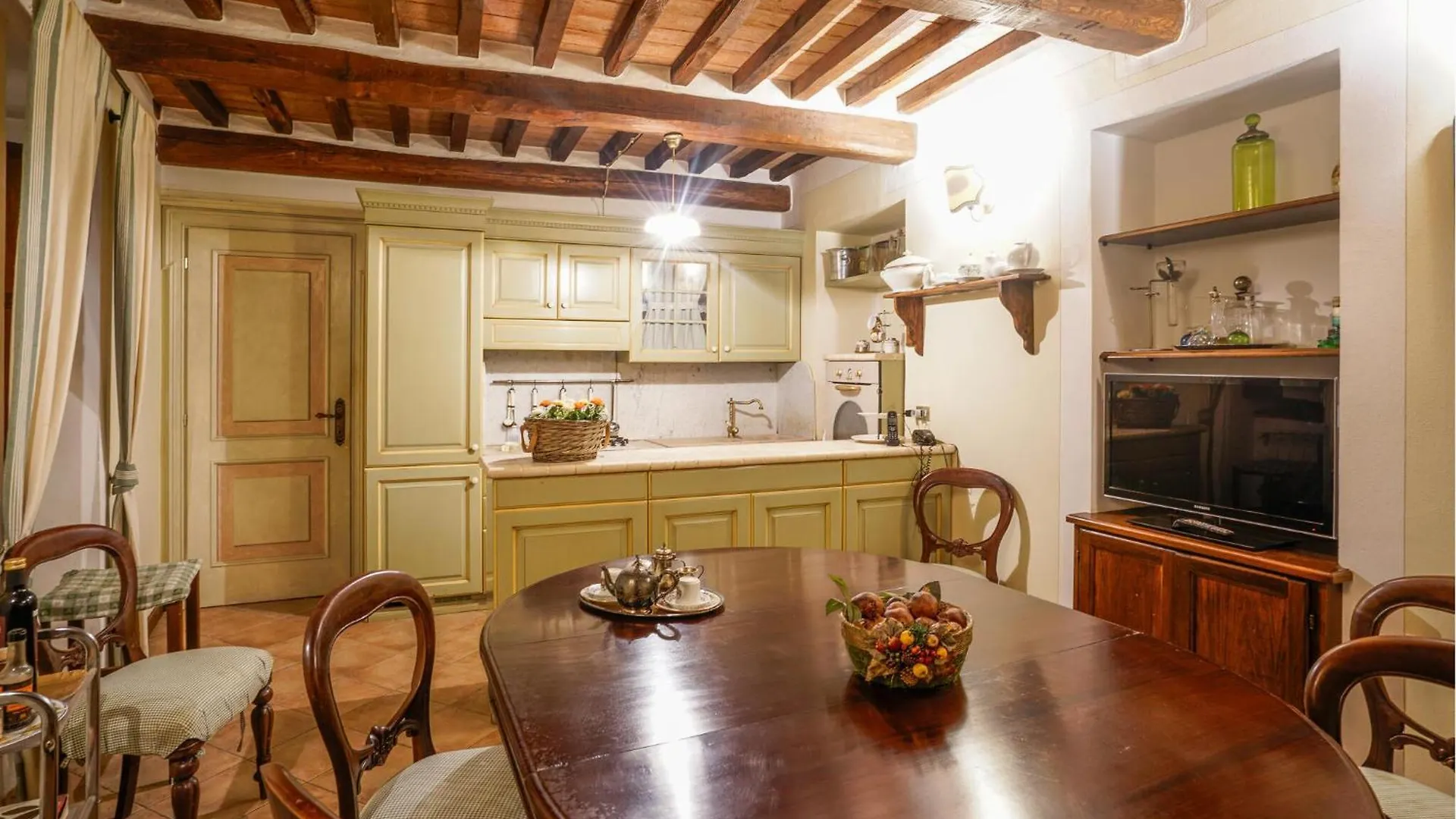 3 Bedroom Stunning Apartment In Rapolano Terme